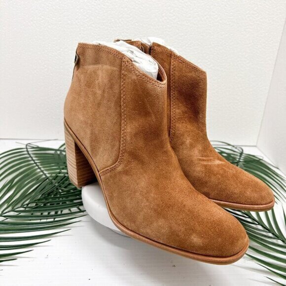 Lucky Brand Pellyon Brown Suede Almond Toe Stacked Heel Booties Size 9.5M NWOB - Picture 1 of 14